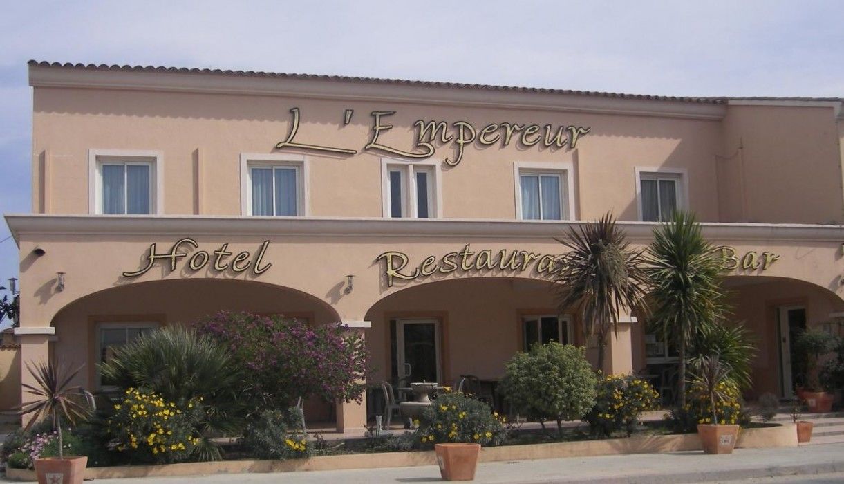 Hotel Restaurant L' Empereur Алерія Екстер'єр фото